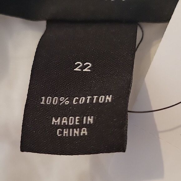 Lane Bryant White Eyelet High Rise 100 Cotton Denim Pull on Shorts Pockets Sz 22 - Picture 8 of 8